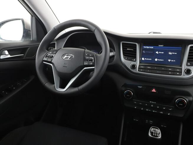 Hyundai Tucson klima auto navi grzane fotele kamera i czujniki parkowania