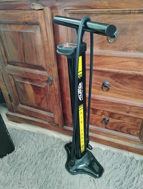 Pompka Tufo AIR TANK PUMP 18 bar / 261 PSI Booster Tubeless