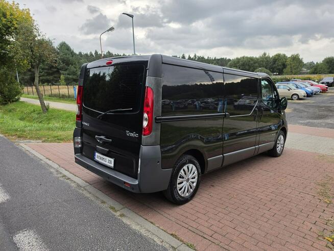 Renault Trafic II lift 2,0 dci 115KM długi w bardzo ładnym stanie !!!