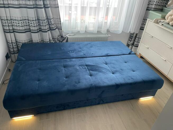 Kanapa grecka granatowa rozkładana funkcja spania schowek