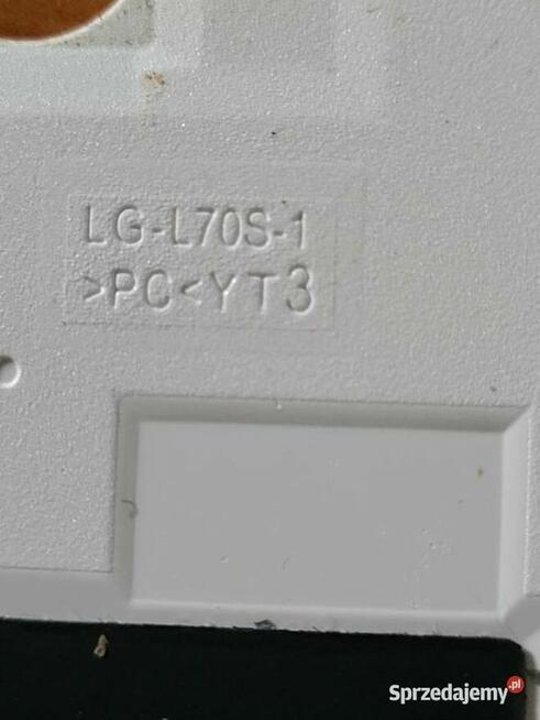 Telefon LG - uszkodzony na części zamienne.