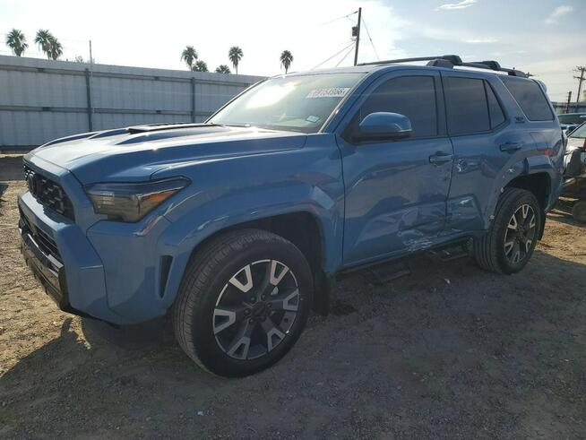 Toyota 4-Runner Bogata wersja wyposażenia / AWD / niski przebieg