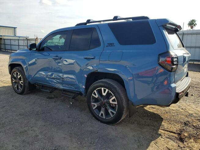 Toyota 4-Runner Bogata wersja wyposażenia / AWD / niski przebieg