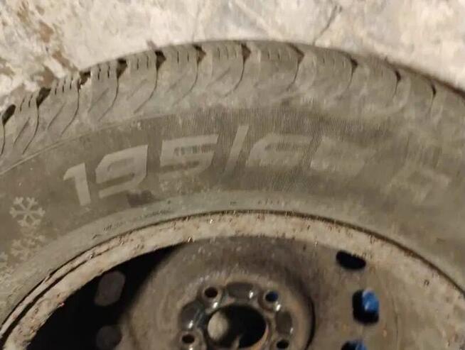 Opony zimowe 195/65 R15 z felgami