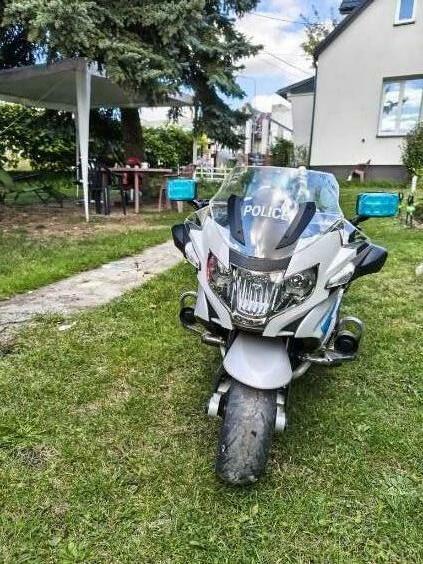 Motor na akumulator policyjny BMW