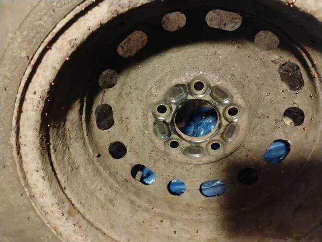 Opony zimowe 195/65 R15 z felgami