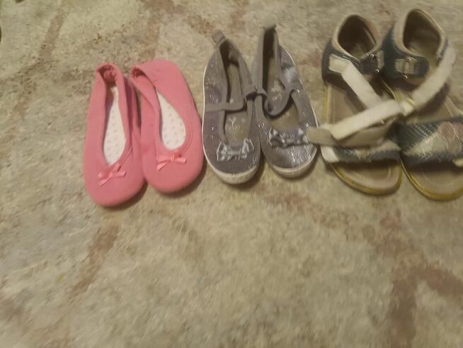 Sprzedam buty dla dzieci