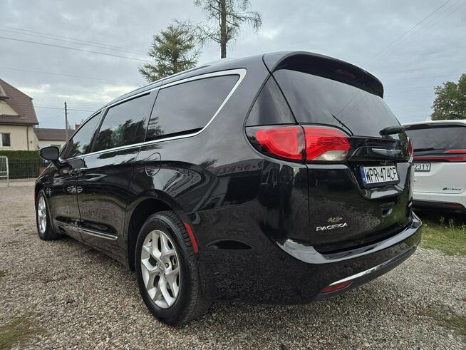 Chrysler Pacifica 3.6 V6 291 KM Xenon Skóry Navi Panorama PDC Kamera Limited $$$