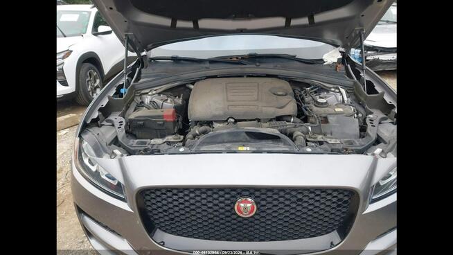Jaguar F-PACE Bogata wersja wyposażenia / AWD / niski przebieg