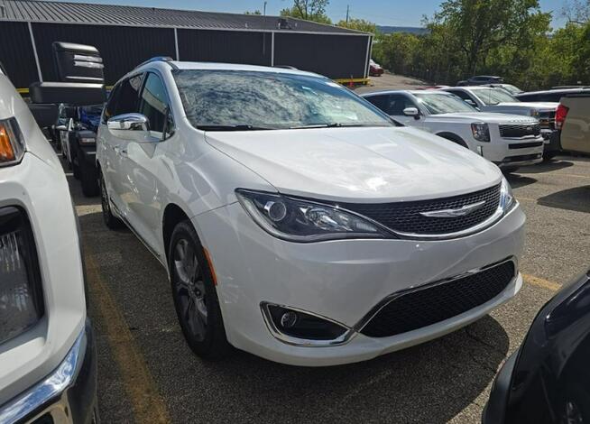 Chrysler Pacifica LIMITED / Benzyna / niski przebieg