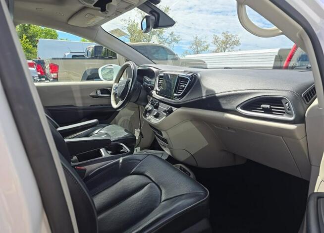 Chrysler Pacifica LIMITED / Benzyna / niski przebieg