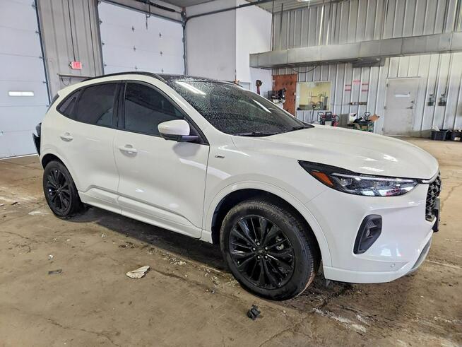 Ford Escape Najwyższa wersja wyposażenia ST LINE ELITE / AWD / Hybryda