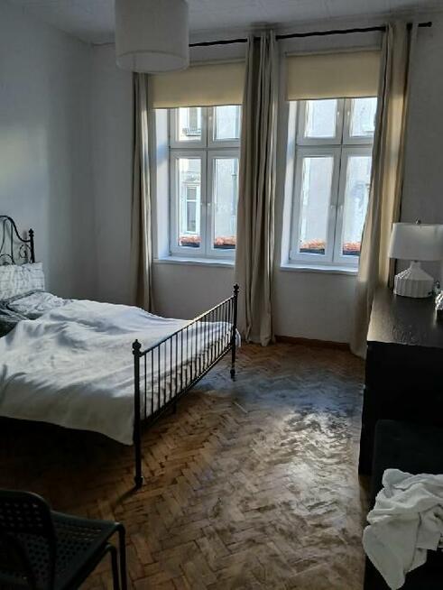 Wynajmę mieszkanie 3 pokoje w kamienicy dla studentów
