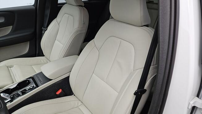 Volvo XC 40 B4 Plus Dark aut ! Z Polskiego Salonu ! Faktura VAT !