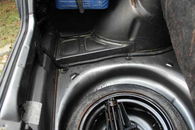 Volkswagen Golf 1.6 Benzyna 5 drzwi Oldtimer 1988
