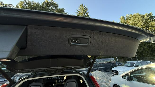 Volvo XC 90 2.0d5 AWD 225KM full led Navi kamera skóry 7 os.serwis 1.r.gwarancji
