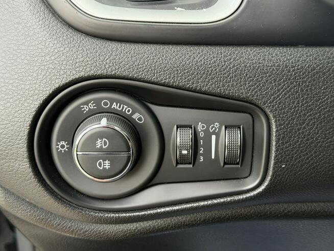 Jeep Renegade 1.6 / 120KM Nawigacja Kamera Panorama Skóra Czujniki Martwego Pola