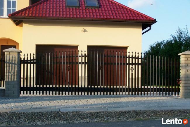 ogroszenie bramy sztachety ogrodzenia barierki tralki auto