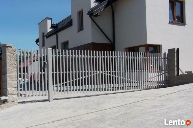 ogroszenie bramy sztachety ogrodzenia barierki tralki auto