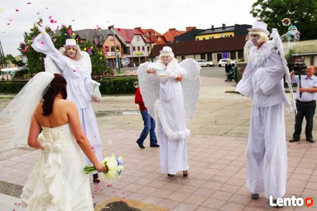 Anioły na szczudłach, klauni, szczudlarze, urodziny dla dzie