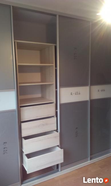 Szafy z drzwiami przesuwnymi na wymiar, zabudowa wnęk Bytom