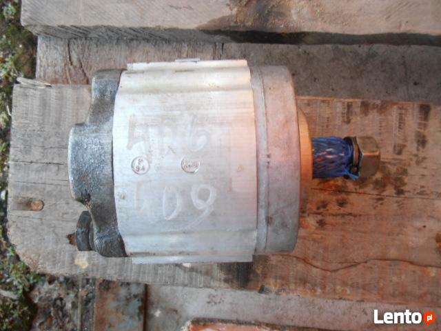 Pompka wspomagająca do JCB