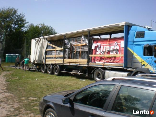 Transport (usługi transportowe) Warszawa auta (tir) z windą.