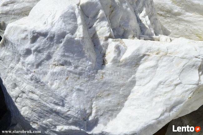 Bryła głaz monolit biały skały białe