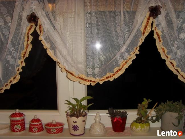 FIRANKA BIAŁA, ŻAKARDOWA, Z ŻÓŁTĄ FALBANĄ =WROCŁAW=