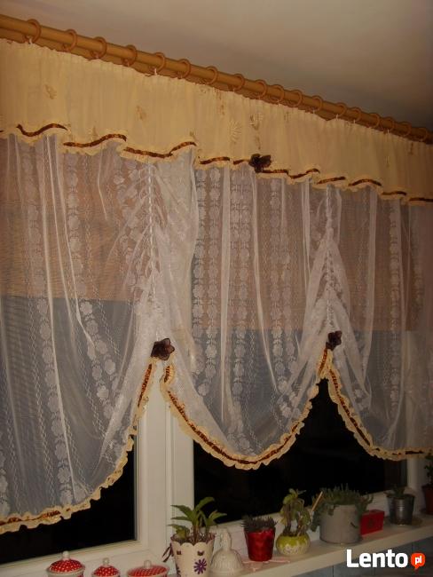 FIRANKA BIAŁA, ŻAKARDOWA, Z ŻÓŁTĄ FALBANĄ =WROCŁAW=