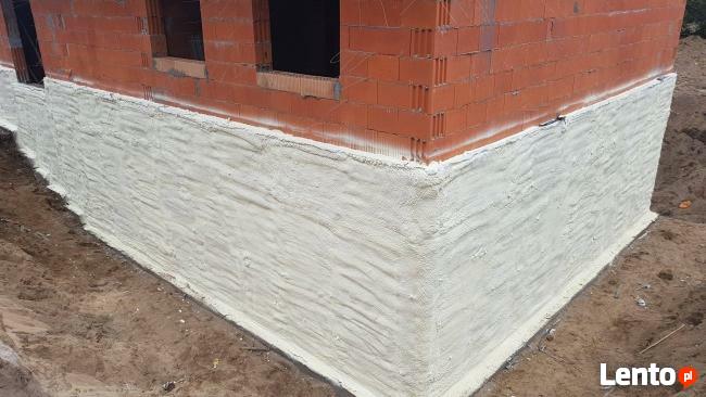 Izolacja fundamentu pianką