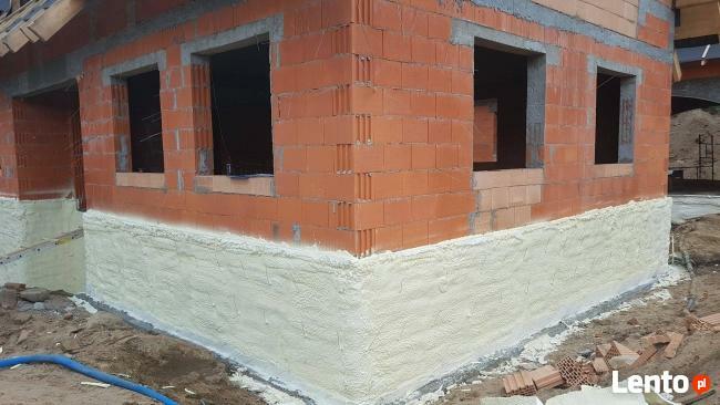 Izolacja fundamentu pianką