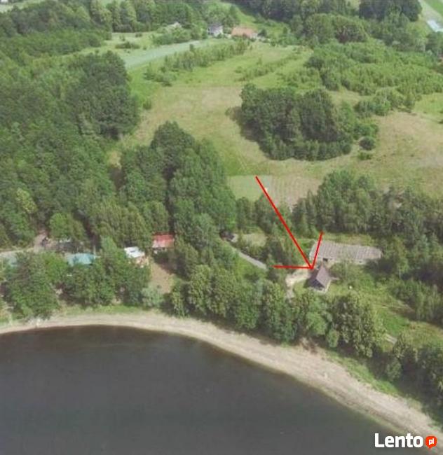 Domek całoroczny z kominkiem w górach nad jeziorem