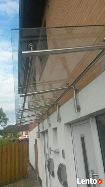 Eleganckie i trwałe balustrady ze stali nierdzewnej.