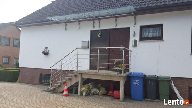 Eleganckie i trwałe balustrady ze stali nierdzewnej.