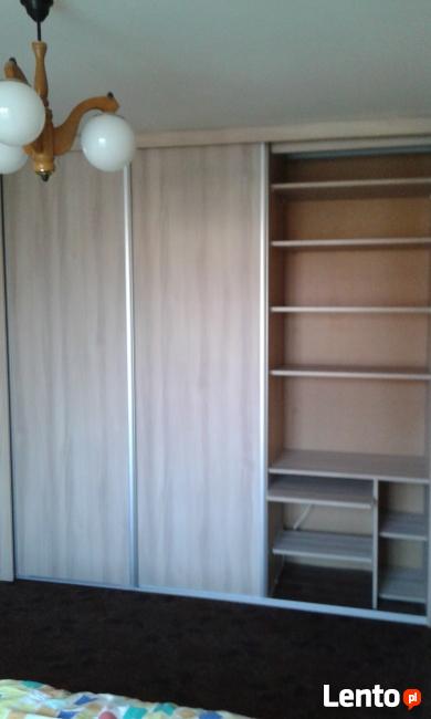 Wynajem i obsługa atrakcji plenerowych, dmuchańce, karuzele.