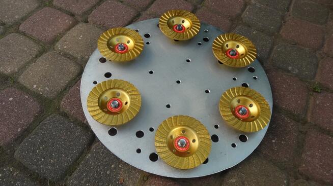 Zacieraczka dla wytwórni prefabrykatów betonowych