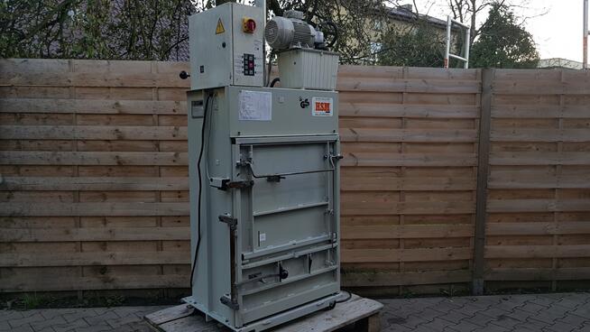 BELOWNICA Pionowa PRASA MAKULATURY Foli Odpadów Hydrauliczna