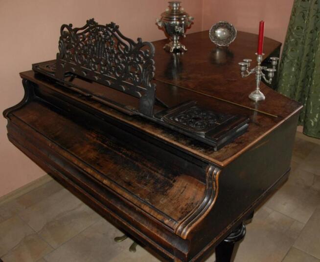 Poszukuje Fortepianu Małecki