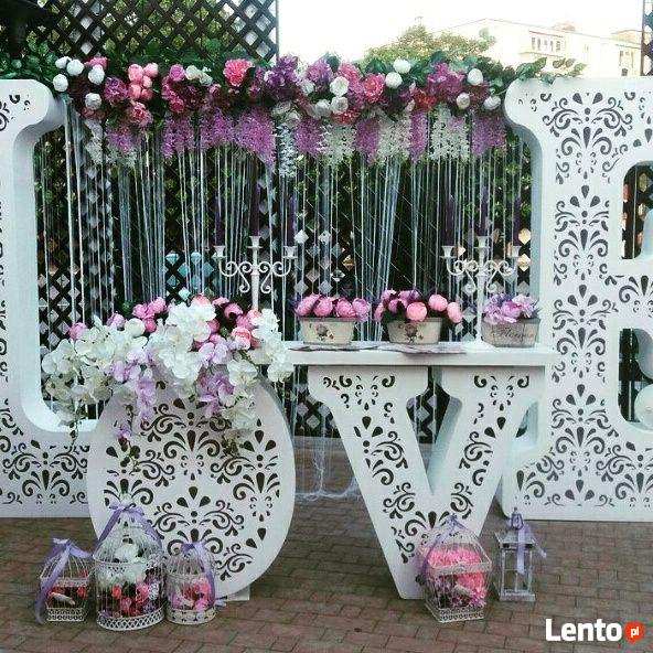 Duże litery LOVE. Stół LOVE na wesele