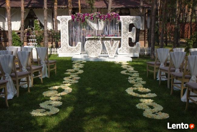 Duże litery LOVE. Stół LOVE na wesele