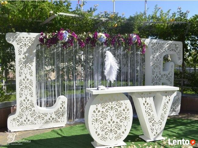 Duże litery LOVE. Stół LOVE na wesele