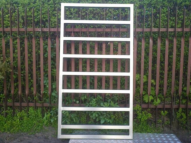 Balustrady, poręcze, stojaki rowerowe ze stali nierdzwnej, s