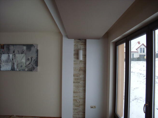 Podwieszane sufity modułowe mineralne. Karton gips