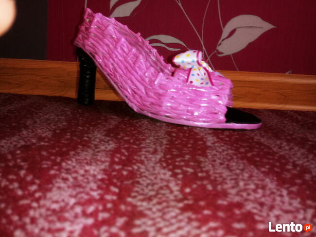 Bucik z papierowej wikliny