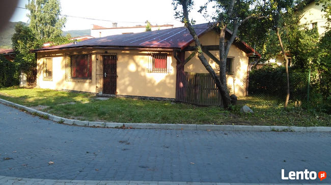 USTROŃ - pawilon na każdą działalność 72mkw