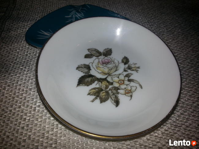 Popielniczka i spodek po 12zl