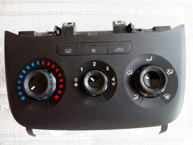 WTYCZKA KOSTKA PANELU NAWIEWU FIAT LINEA GRANDE PUNTO BRAVO