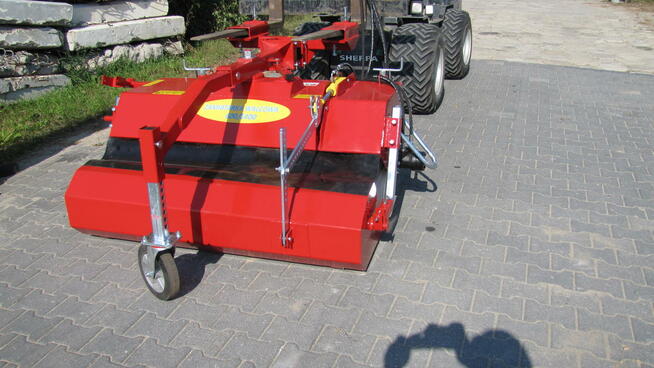 Zamiatarka z koszem 600/1500 do wózka widłowego, ładowarki