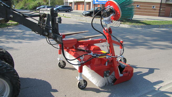 Zamiatarka z koszem 600/1500 do wózka widłowego, ładowarki